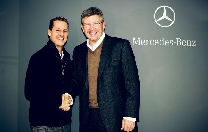 Michael Schumacher saat mengumumkan kembali balap F1 lagi. Foto pada 2009 bersama Ross Brawn, bos tim Mercedes saat itu