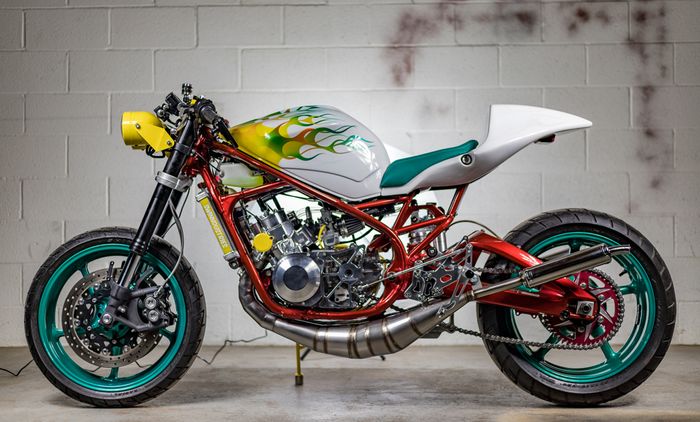 Yamaha RZ350 &ldquo;Lab Rat&rdquo; racing look dari Swinndustries