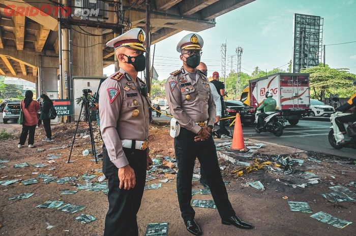 Ditlantas Polda Metro Jaya lakukan olah TKP kecelakaan Cibubur dengan metode TAA