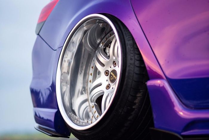 Honda Accord pakai pelek Advanti ukuran 19 inci