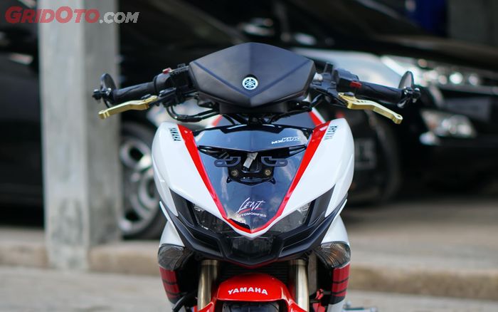 Yamaha Jupiter MX King ini pakai headlamp Yamaha Mio Soul GT. Racy!