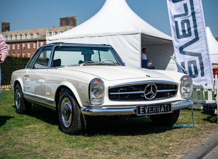 Everrati membanderol SL Pagoda listrik hasil konversi mulai dari Rp 5,2 miliar.