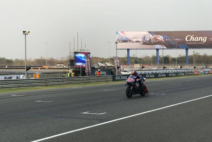 Pembalap Yamaha Maverick Vinales ketika menjalani tes pramusim di sirkuit Chang, Thailand, Februari 2018