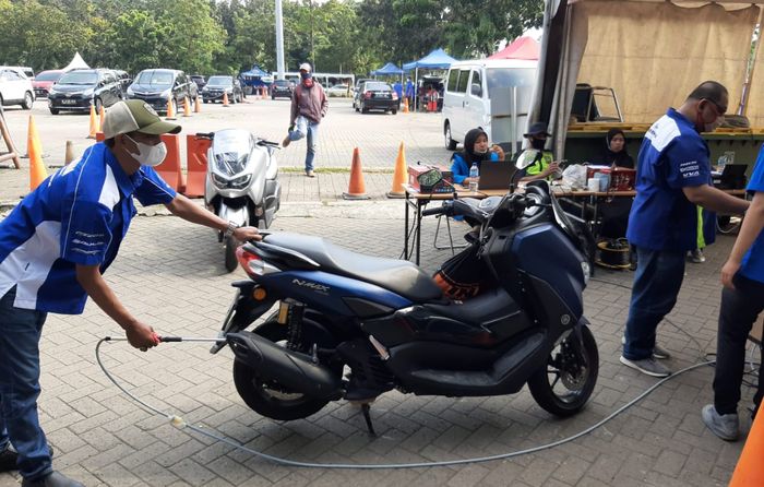 Dinas lingkungan hidup DKI Jakarta, menunjuk Yamaha sebagai pelaksana aktivitas sosialisasi wajib uji emisi gas buang sepeda motor