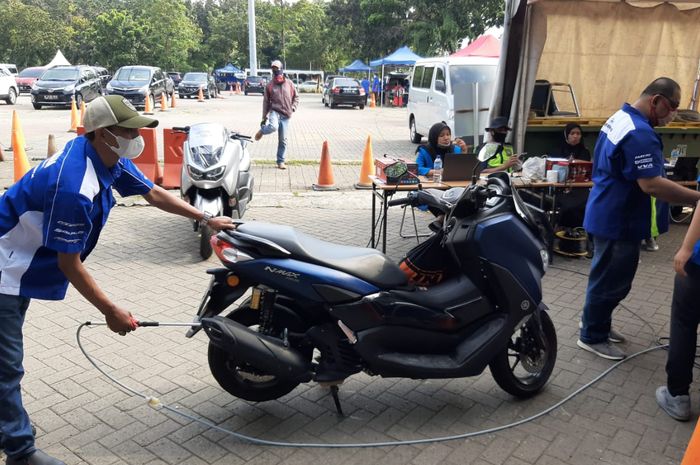 Dinas lingkungan hidup DKI Jakarta, menunjuk Yamaha sebagai pelaksana aktivitas sosialisasi wajib uji emisi gas buang sepeda motor
