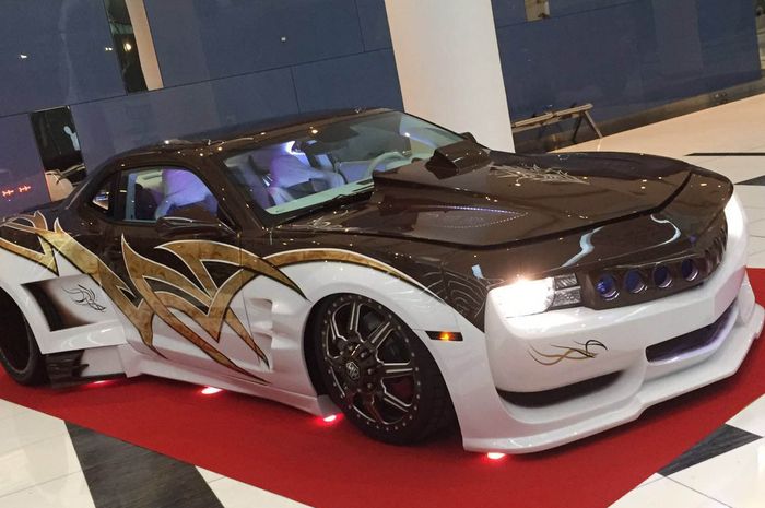 Chevrolet Camaro pakai as roda belakang ganda