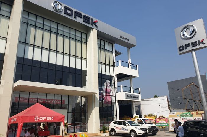 Menggandeng PT Sinarutama Terang Sejahtera, hal itu dibuktikan dengan dibukanya dealer baru di kota Serang, Banten pada Kamis (27/6).