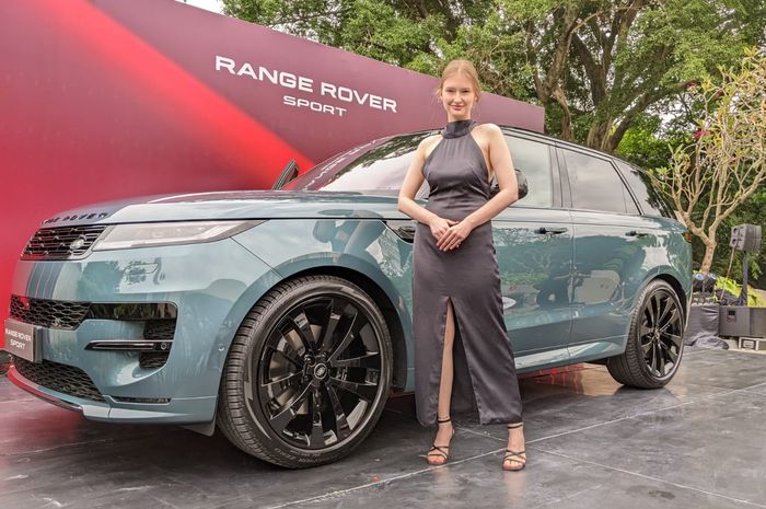 PT JLM Auto Indonesia berikan kejutan di awal 2023 dengan menghadirkan Range Rover Sport Plug-in Hybrid.