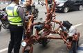 Motor Pohon Distop Polisi, Dua Kubu Berseteru, Tangkap Atau Tilang
