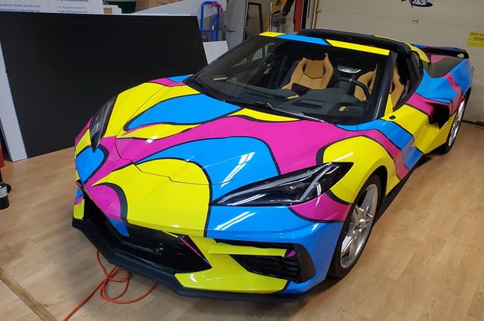 Modifikasi Corvette C8 pakai body wrapping unik
