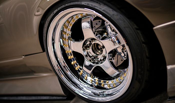 Nissan Silvia pasang pelek lansiran Work S1 ukuran 18 inci