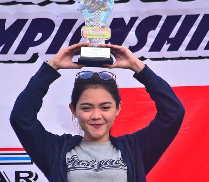 Pembalap drag race Cilva Heprianti yang sering disapa Deple