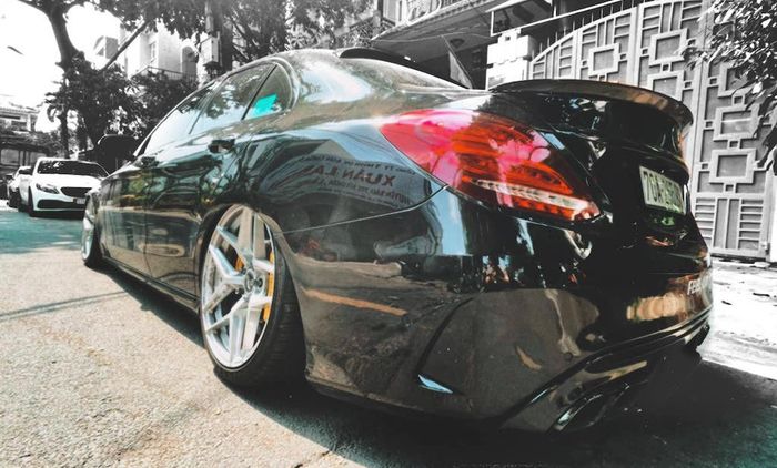 Modifikasi Mercedes-Benz C200 bergaya stance asal Vietnam