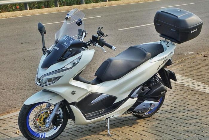 Honda PCX menawan dengan desain turing minimalis