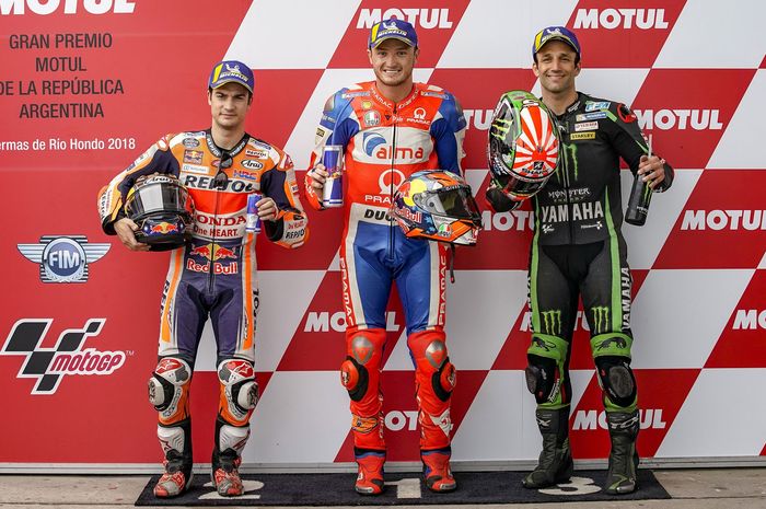 Jack Miller meraih pole position MotoGP Argentina diikuti Dani Pedrosa (kiri) dan Johann Zarco (kanan)