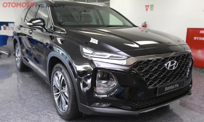 Hyundai Grand Santa Fe 2019