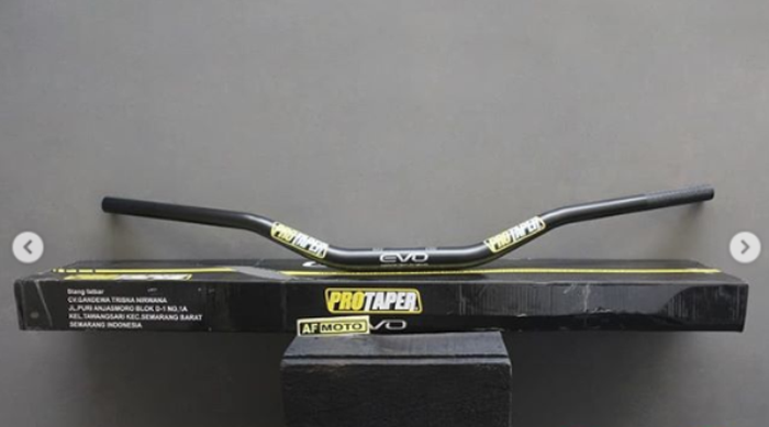 Stang fatbar merk Protaper, sering diaplikasikan pada motor trail dan kini bisa juga dipasang pada Honda ADV150