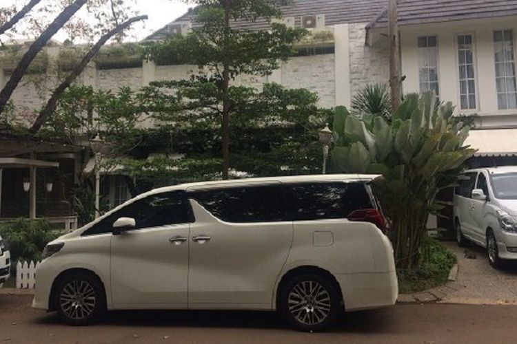 Bikin Resah Tetangga Benarkah Raffi Ahmad Beli Tanah Rp 5 Miliar Cuma Buat Garasi Mobil Mewahnya Gridoto Com