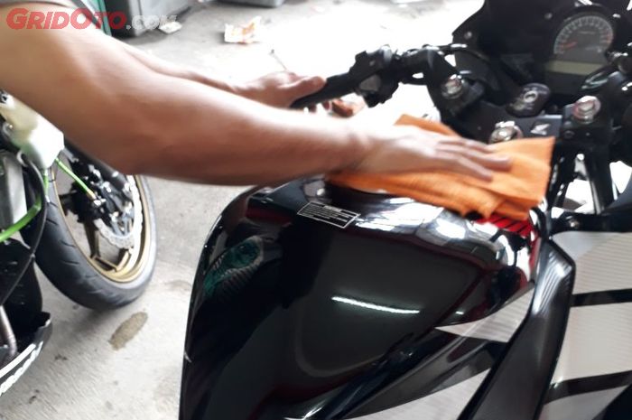 Hasil gambar untuk ilustrasi perawatan motor