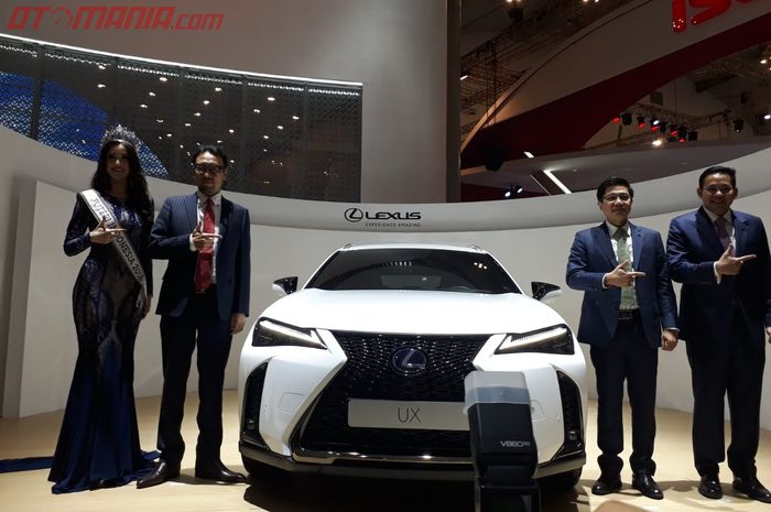 Lexus UX kini hadir di Indonesia