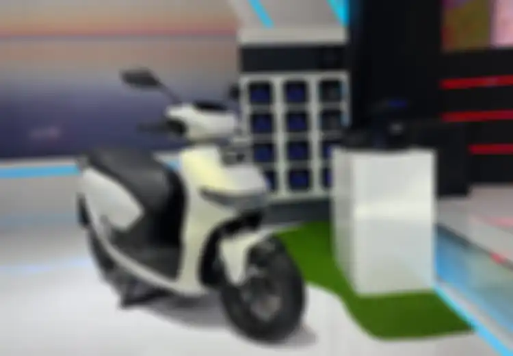 Ternyata, Ini Yang Bikin Ngecas Baterai Motor Listrik Kelamaan Gak Bikin Rusak