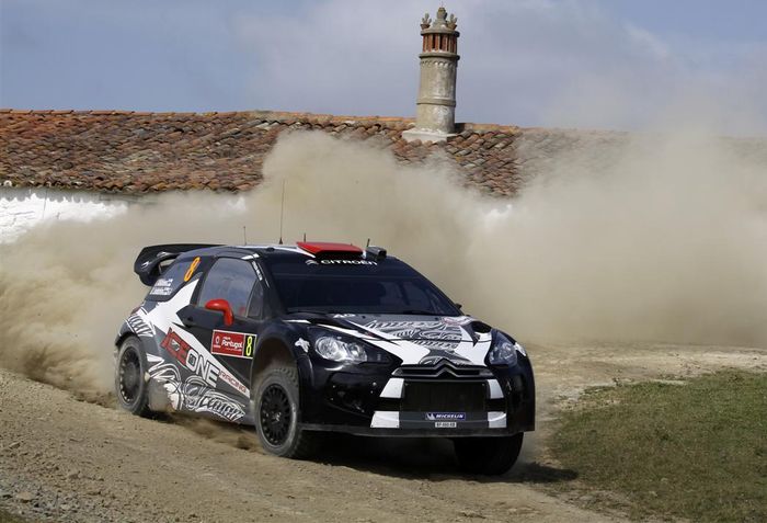 Kimi Raikkonen mengemudikan mobil timnya sendiri, Ice 1 Racing di WRC 2011