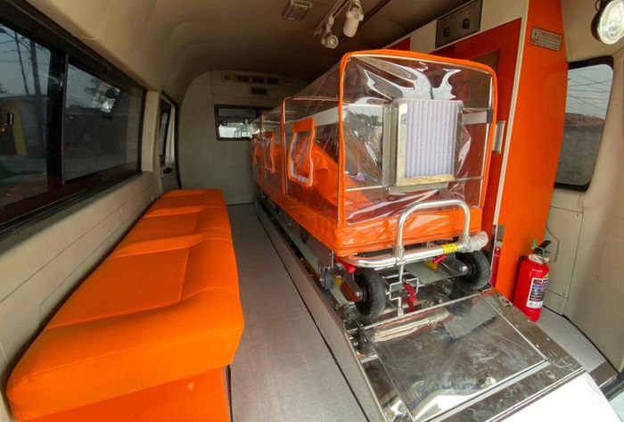 DFSK Super Cab Ambulans memiliki ruang yang lega 