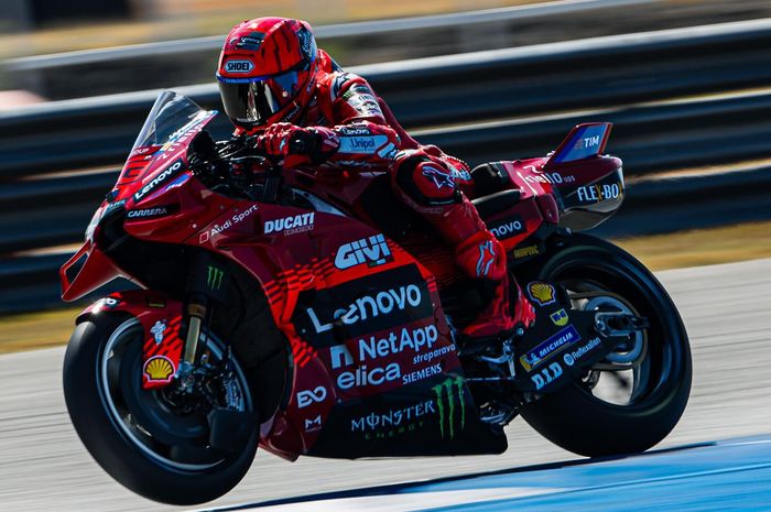 Marc Marquez menguasai hari pertama tes MotoGP Thailand