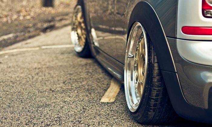 Fitment kaki-kaki MINI Cooper Clubman terlihat proporsonal dan aduhai