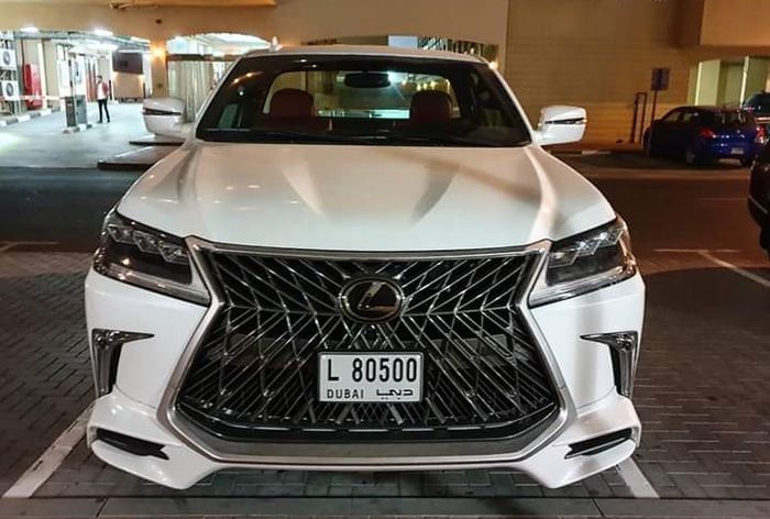 Modifikasi pikap dengan wajah Lexus LX570