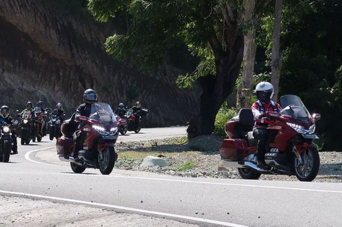 Dua pemilik Honda Gold Wing yang mengikuti turing Honda Big Bike Tour De Flores 2018 di Flores pada 4-11 Mei 2018