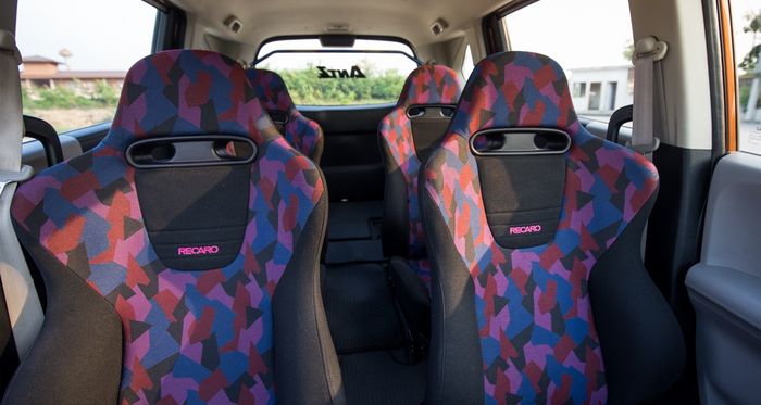 Jok semi bucket Recaro membuat kabin Honda Freed jadi makin sporty