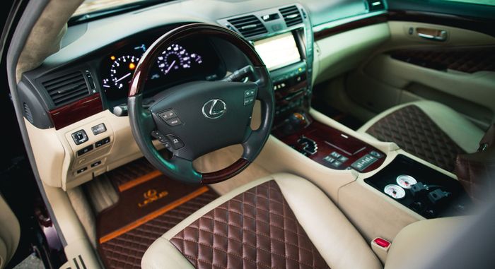 Interior Lexus LS460