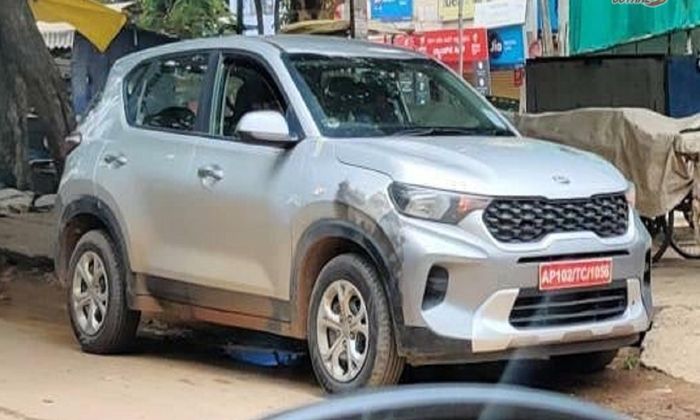 Ilustrasi varian Standard KIA Sonet yang dijual di India.