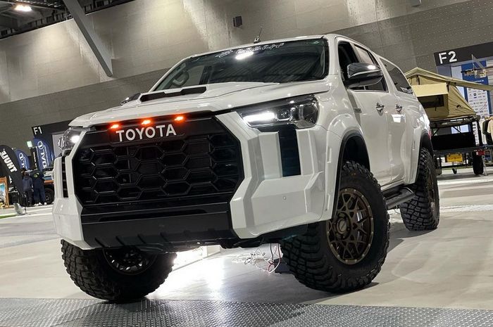 Modifikasi Toyota Hilux tampil segarang Tundra hasil garapan GMC Double Eight, Jepang