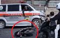 Video Ambulans Bawa Pasien Tabrak Satria F150, Bumper Depan Ambrol