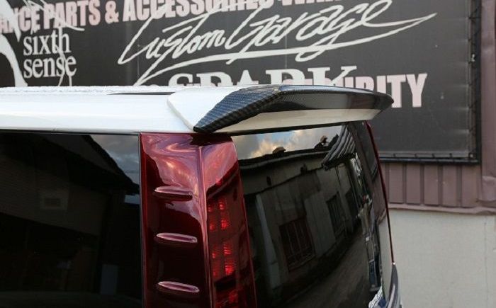 Detil spoiler Toyota Voxy garapan Sixth Sense