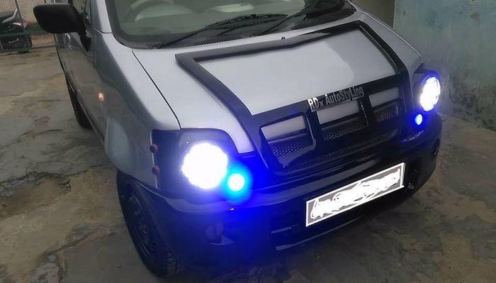 Fascia Suzuki Karimun Wagon R dilindungi batang besi