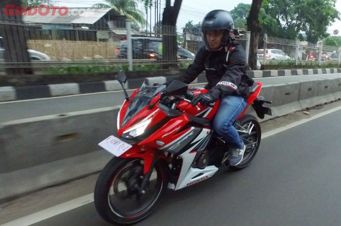 Model Honda CBR150R (K45G) yang beredar di Indonesia sekarang