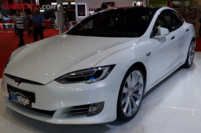 Tesla Model S P100D, mobil listrik yang dijual oleh Prestige Image Motorcars di Kemayoran, Jakarta