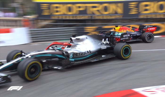 Lewis Hamilton melakoni pertarungan ketat dengan Max Verstapen di F1 Monako 2019