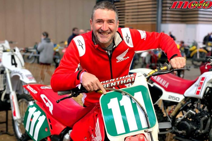 Di balap motocross, Jean-Michel Bayle memiliki nomor favorit 111