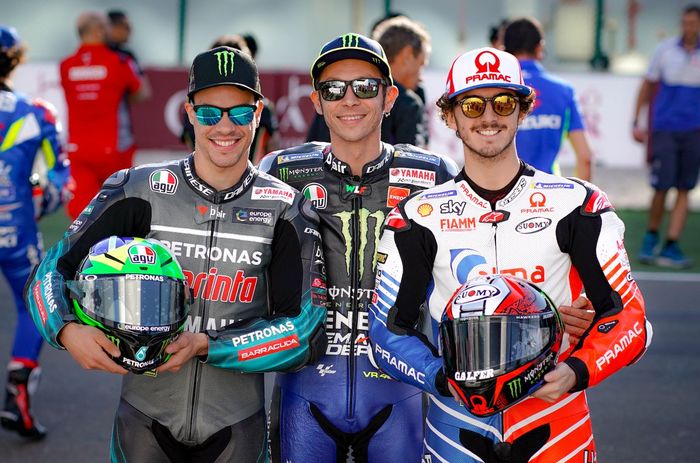 Di musim MotoGP 2019, Valentino Rossi bersaing dengan dua muridnya, Franco Morbidelli (kiri) dan Francesco Bagnaia (kanan)