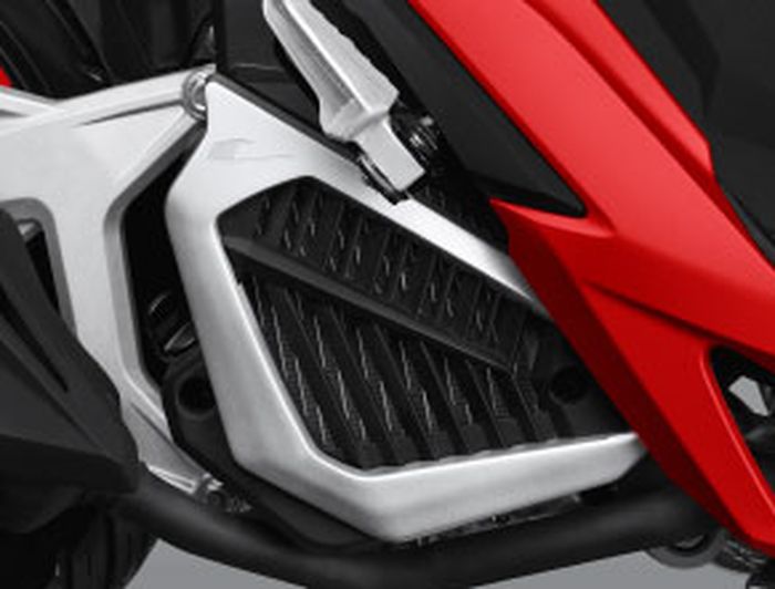 Radiator garnish Honda Genuine Accesories Vario