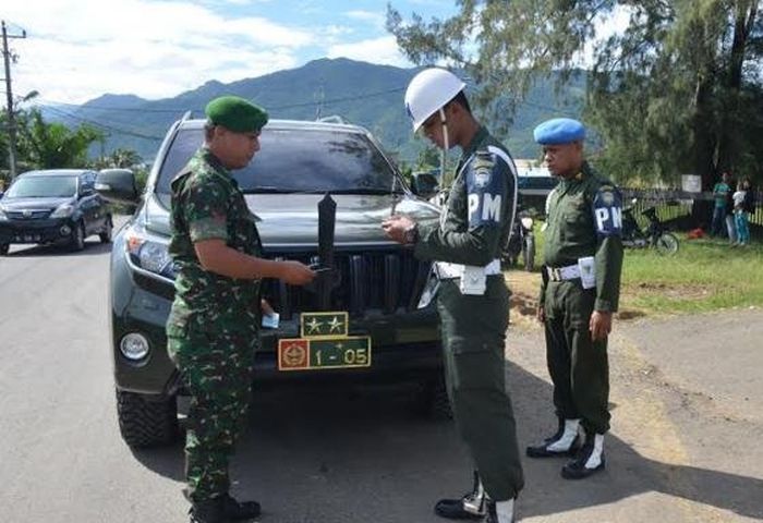 Cara baca pelat nomor dinas TNI.