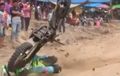 Ngilu Lihat Video Kecelakaan Detik-detik Pembalap Grasstrack Setelah Jumping 