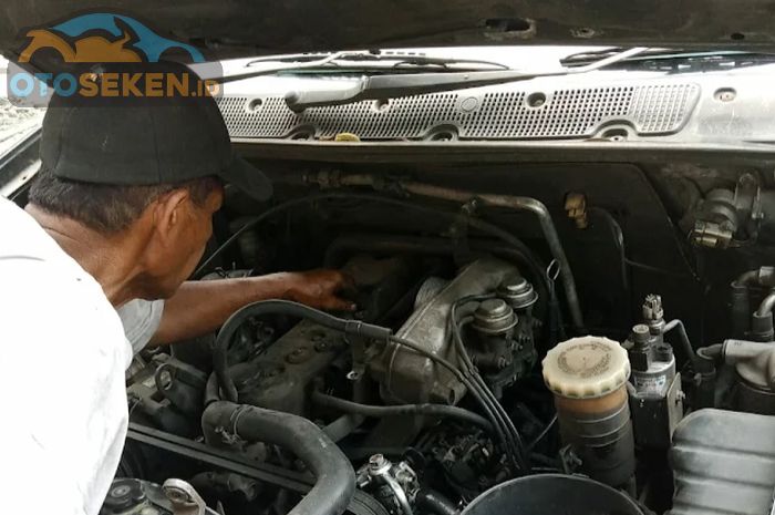 Ciri-ciri mesin mobil harus overhaul.