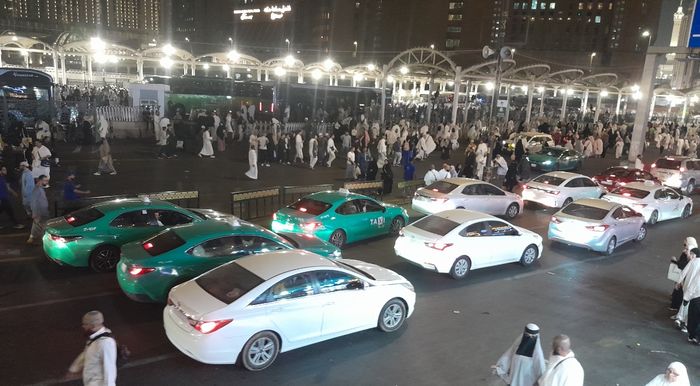 Kendaraan didominasi mobil sedan di mekkah