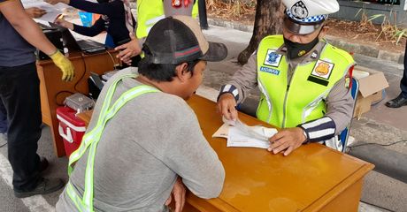 Baru Sehari Tilang Uji Emisi Dihentikan, Polisi Membangkang Aturan