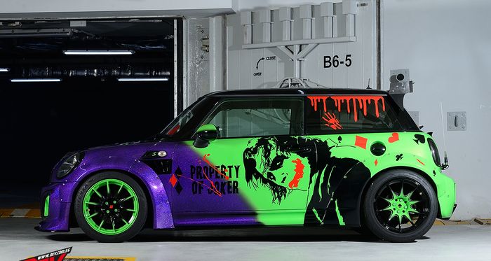 Sticker Joker di sisi bodi MINI Cooper S ini